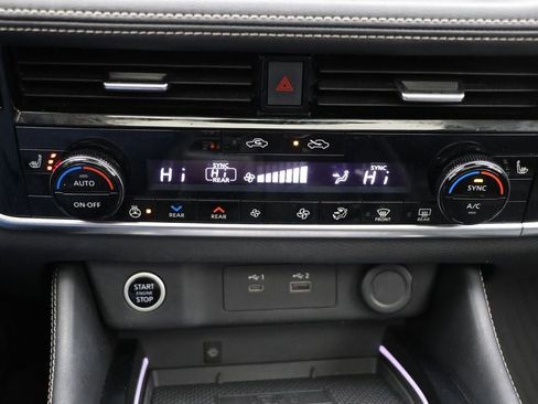 Used 2023 Nissan Rogue Platinum w/ Platinum Premium Package image 25