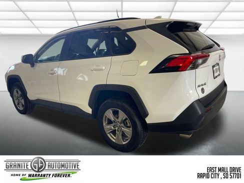 Used 2025 Toyota RAV4 XLE AWD/4WD image 4