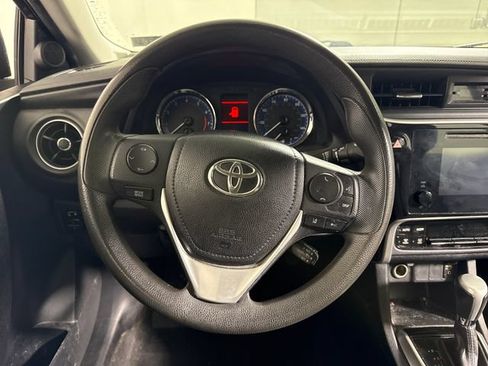 Used 2019 Toyota Corolla LE FWD image 19