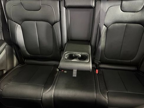 Used 2024 Jeep Grand Cherokee Overland w/ Advanced Protech Group III AWD/4WD image 18