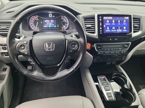Used 2018 Honda Pilot Touring image 22