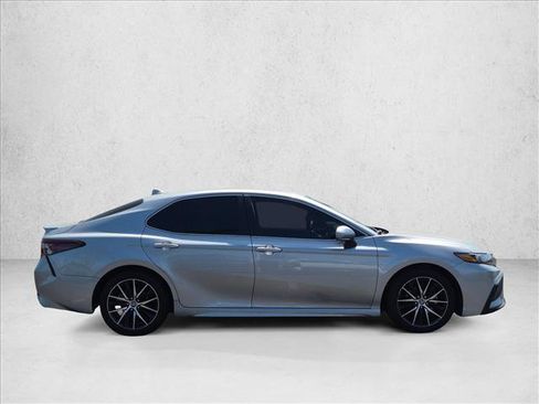 Certified 2023 Toyota Camry SE FWD image 4