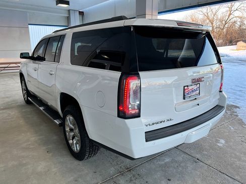 Used 2017 GMC Yukon XL SLE w/ SLE Value Package image 10