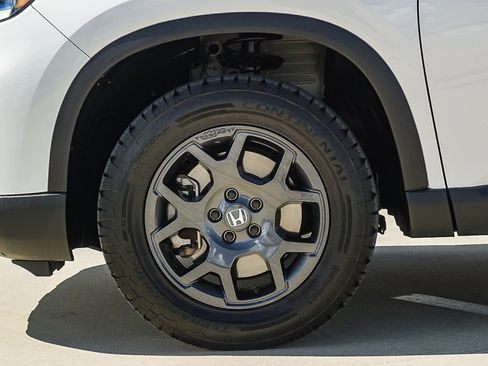 Used 2024 Honda Pilot TrailSport image 9