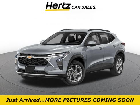 Used 2025 Chevrolet Trax LT w/ LT Convenience Package FWD image 1