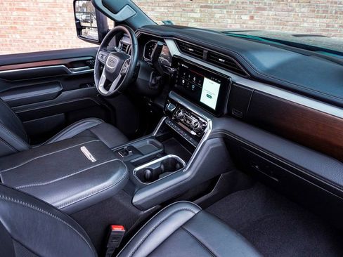 Used 2024 GMC Sierra 2500 Denali w/ Denali Reserve Package image 18