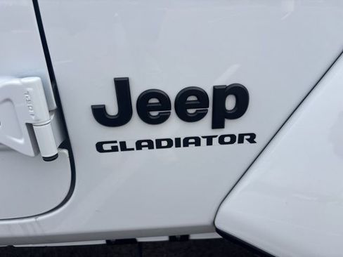 Used 2022 Jeep Gladiator Sport image 71