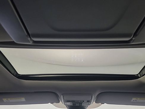 Certified 2024 Honda Odyssey Touring image 24