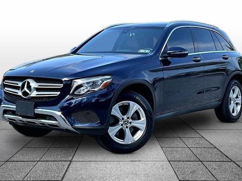 Used 2018 Mercedes-Benz GLC 300 4MATIC image 4