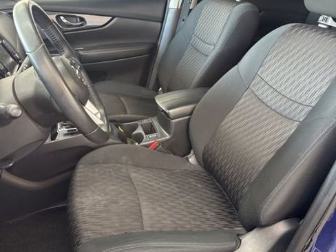 Certified 2019 Nissan Rogue SV w/ Premium Package AWD/4WD image 17