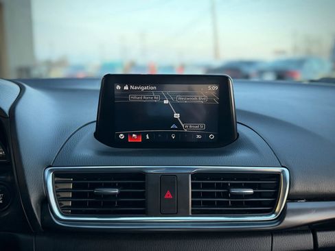 Used 2018 MAZDA MAZDA3 Grand Touring w/ Premium Equipment Package image 18