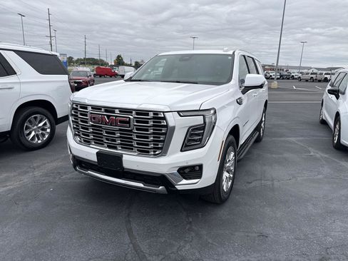 Used 2025 GMC Yukon Denali AWD/4WD image 6