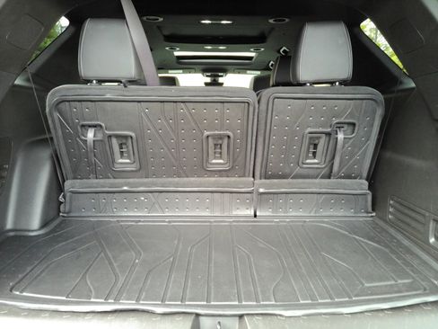 Certified 2023 Chevrolet Traverse Premier w/ Redline Edition AWD/4WD image 7