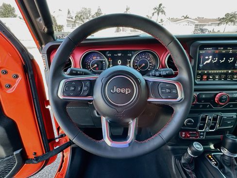 Used 2023 Jeep Wrangler Unlimited Rubicon w/ LED Lighting Group AWD/4WD image 13