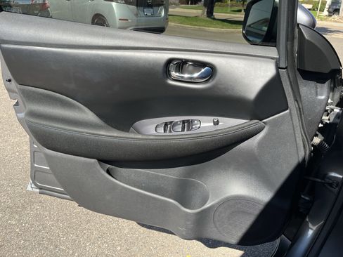 Certified 2025 Nissan Leaf S image 13