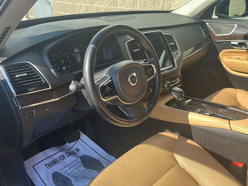 Used 2016 Volvo XC90 T6 Momentum w/ Momentum Plus Package AWD/4WD image 5