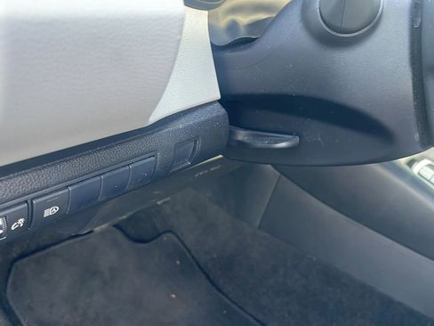 Used 2021 Toyota Corolla LE image 11