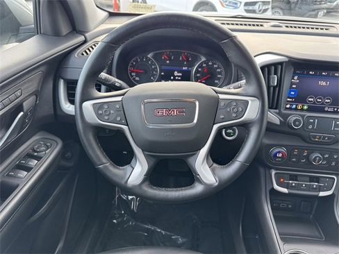 Used 2024 GMC Terrain SLT image 11