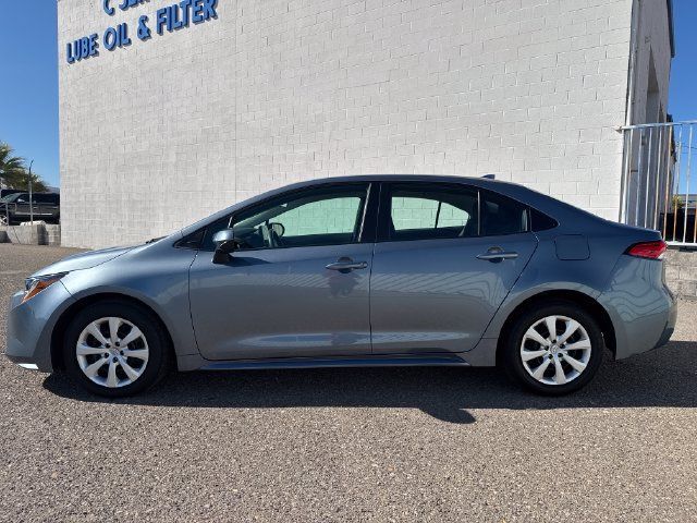 Used 2025 Toyota Corolla LE FWD image 2