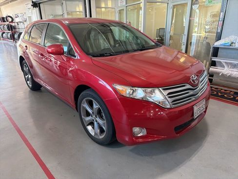 Used 2012 Toyota Venza LE w/ LE Convenience Pkg image 1