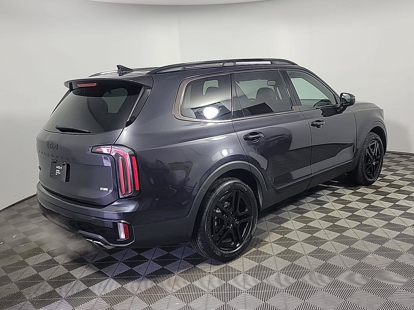 Certified 2025 Kia Telluride EX X-Line AWD/4WD image 4