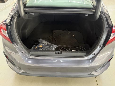 Used 2018 Honda Clarity Plug-In Hybrid image 9