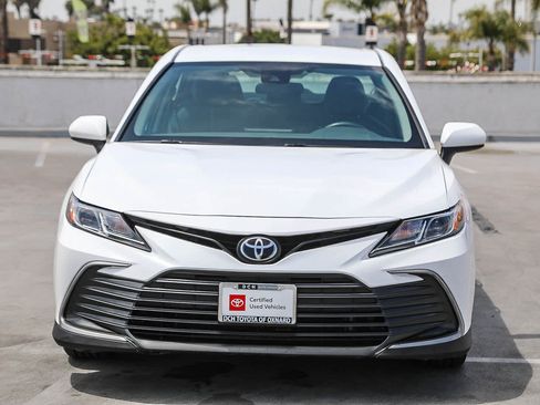 Certified 2022 Toyota Camry LE AWD/4WD image 4