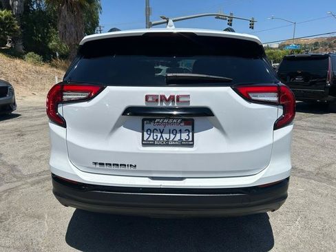 Used 2023 GMC Terrain SLE w/ Elevation Edition FWD image 4