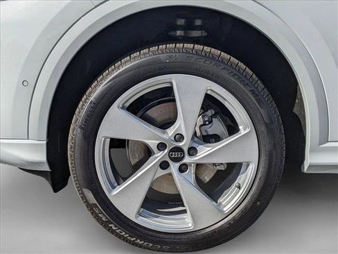 New 2025 Audi Q5 Premium Plus image 9