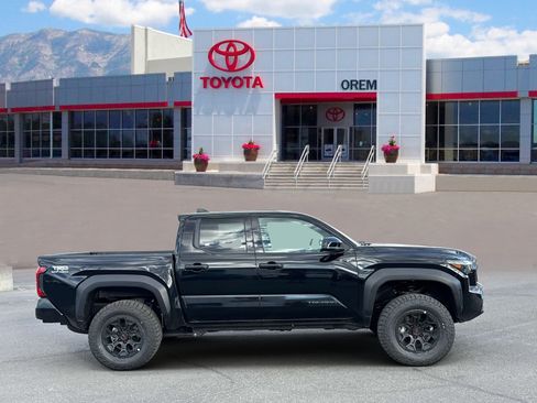 Used 2026 Toyota Tacoma TRD Off-Road AWD/4WD image 3