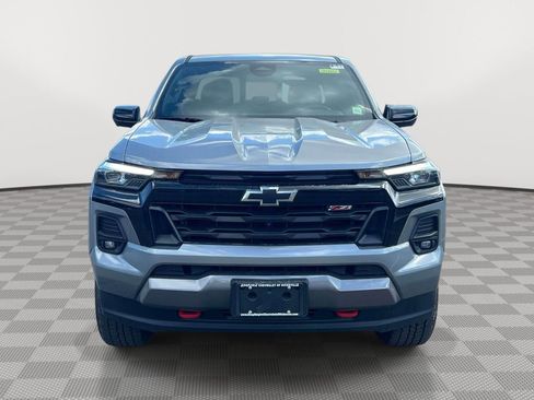 Used 2025 Chevrolet Colorado Z71 w/ Technology Package image 2