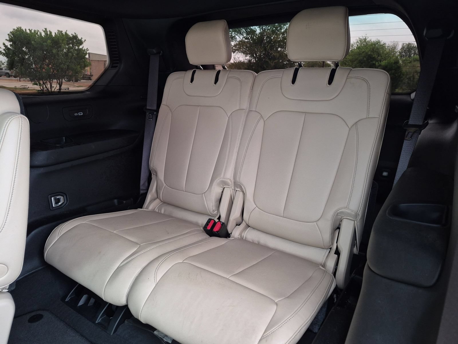 Used 2024 Jeep Grand Cherokee L Limited RWD image 29
