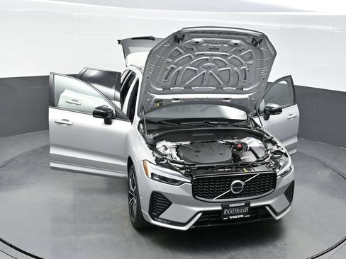 Used 2025 Volvo XC60 B5 Plus AWD/4WD image 39