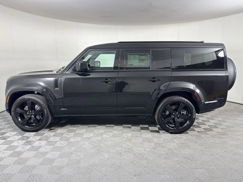 New 2026 Land Rover Defender 130 X-Dynamic SE AWD/4WD image 2