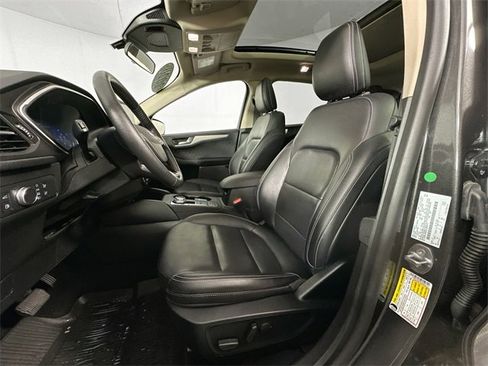 Used 2020 Ford Escape SE Sport image 4