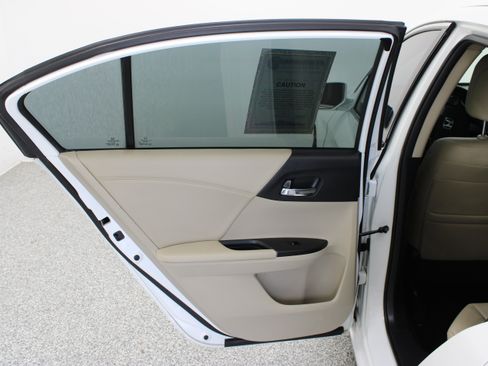 Used 2015 Honda Accord EX-L image 26