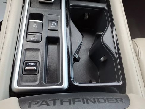 Used 2026 Nissan Pathfinder SL FWD image 23