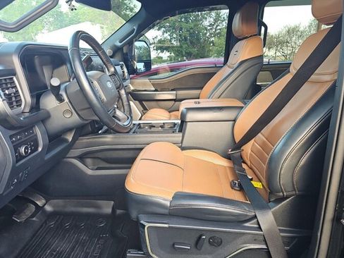 Used 2024 Ford F250 Platinum w/ FX4 Off-Road Package AWD/4WD image 7