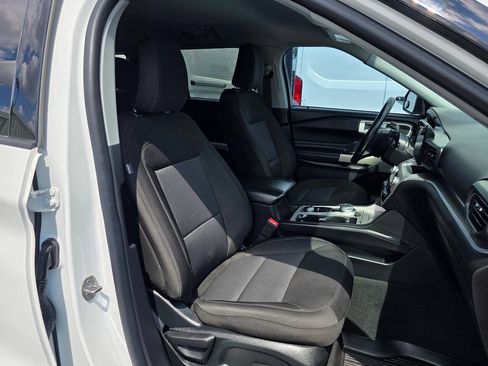Used 2022 Ford Explorer XLT AWD/4WD image 9