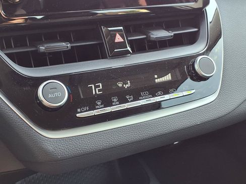 Certified 2025 Toyota Corolla LE FWD image 10