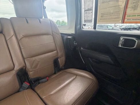 Used 2020 Jeep Wrangler Unlimited Sahara AWD/4WD image 16