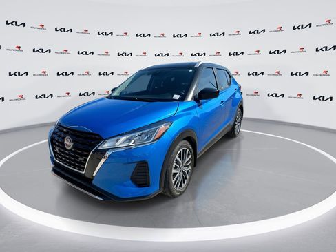 Used 2022 Nissan Kicks SV image 4