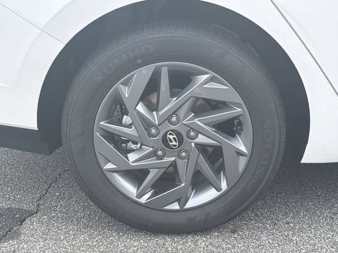 New 2026 Hyundai Elantra Hybrid FWD image 19