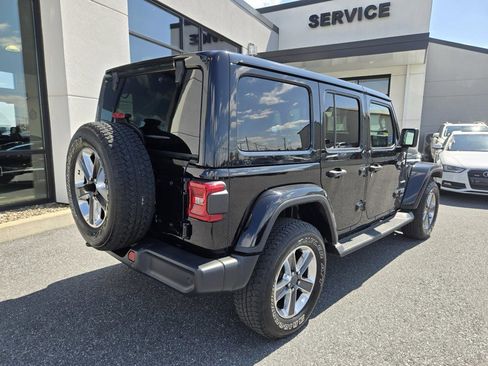 Used 2018 Jeep Wrangler Unlimited Sahara image 6