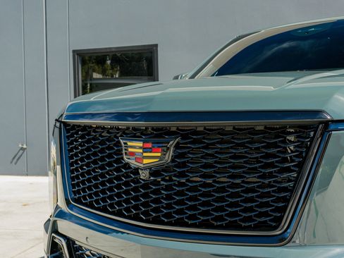 Used 2025 Cadillac Escalade V image 29