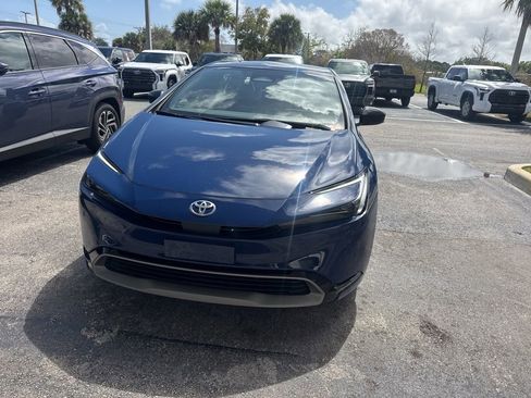 Used 2023 Toyota Prius XLE image 6