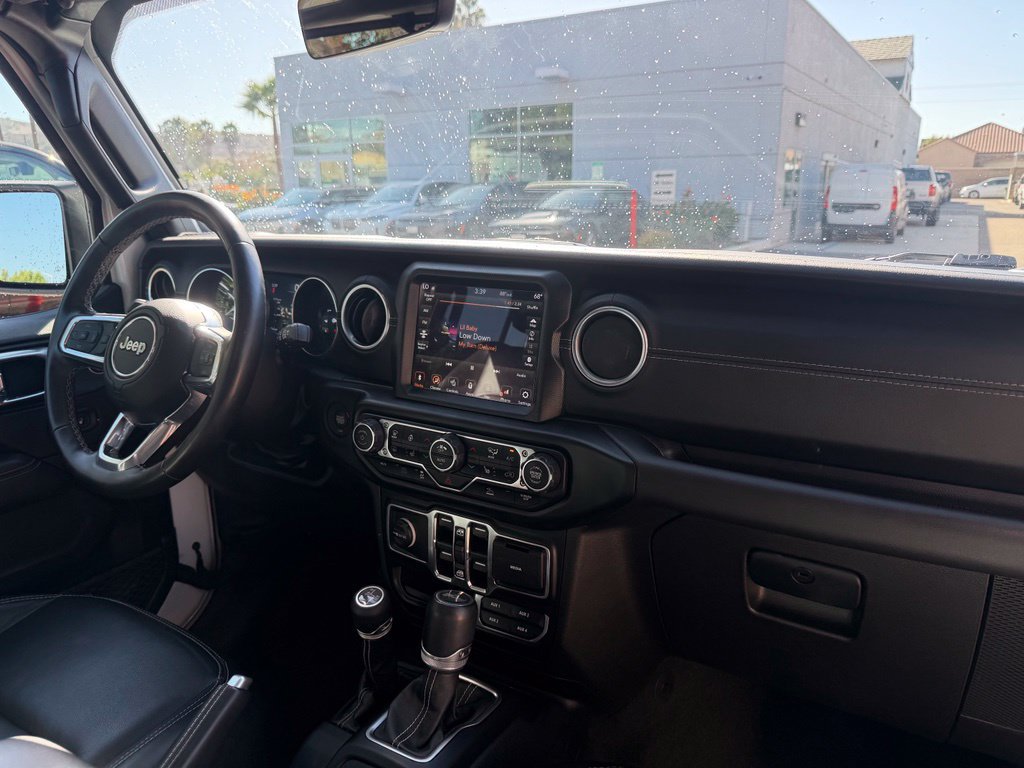 Used 2023 Jeep Wrangler Unlimited Sahara w/ Cold Weather Group AWD/4WD image 18