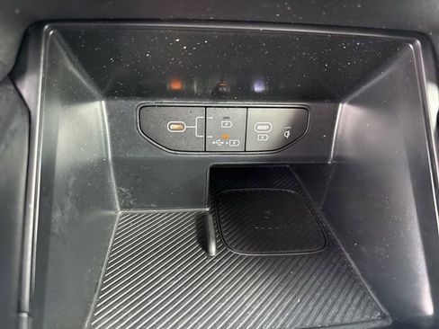 Certified 2026 Kia Sorento S w/ S Panoramic Sunroof Package image 28