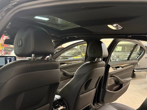 Used 2022 BMW 530i xDrive w/ M Sport Package image 23