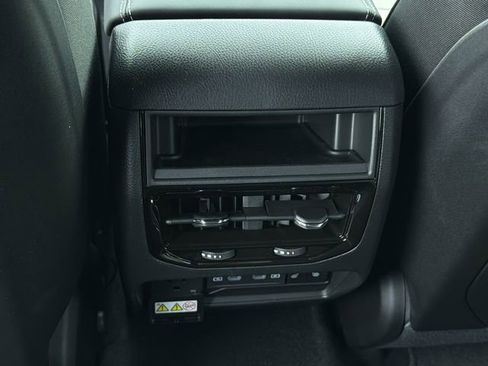 New 2026 Jeep Grand Cherokee Limited image 17